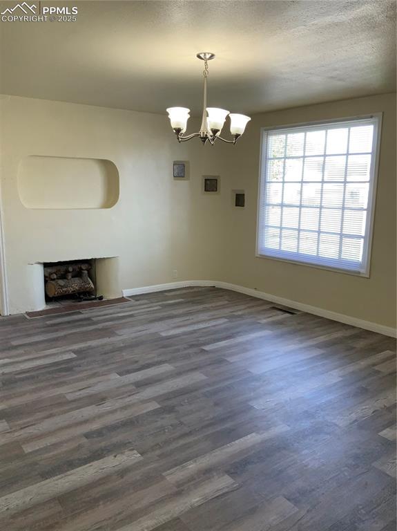Image 8 of 39: Living Room