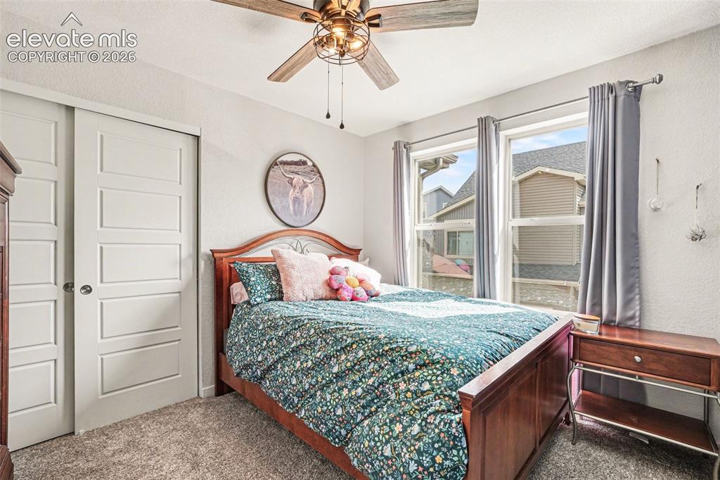 Image 14 of 21: Bedroom