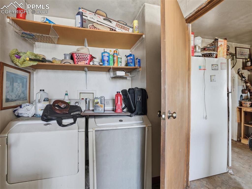 Image 27 of 47: Laundry