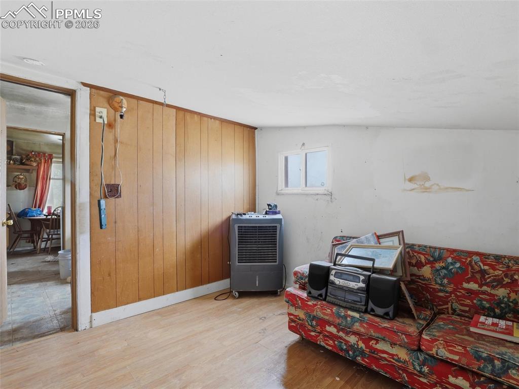 Image 29 of 47: Sitting Room