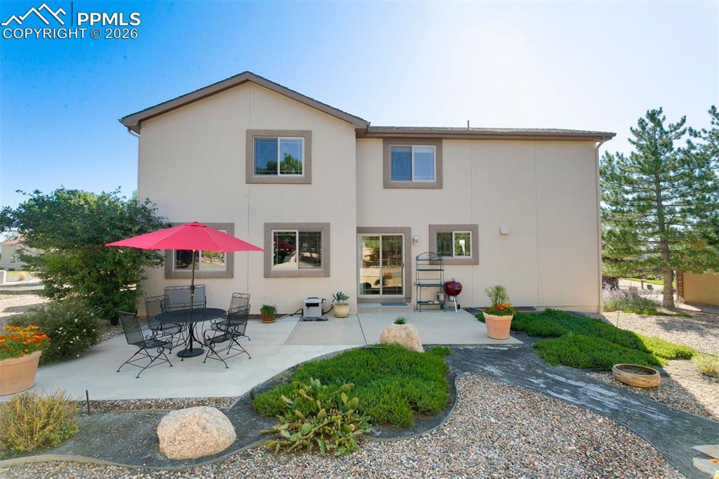 Image 11 of 50: Back of Structure