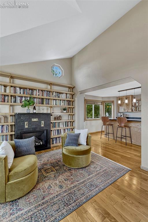 Image 22 of 50: Sitting Room