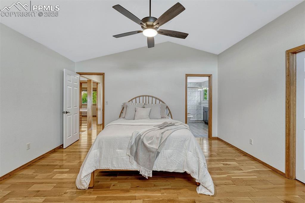 Image 6 of 50: Bedroom