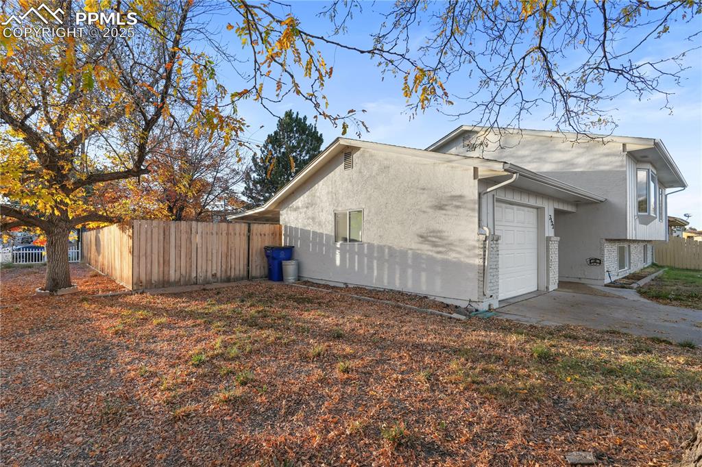 Image 5 of 38: Side of Structure