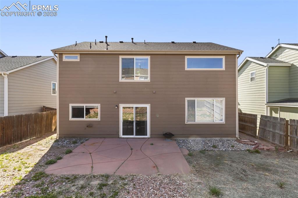 Image 16 of 16: Back of Structure