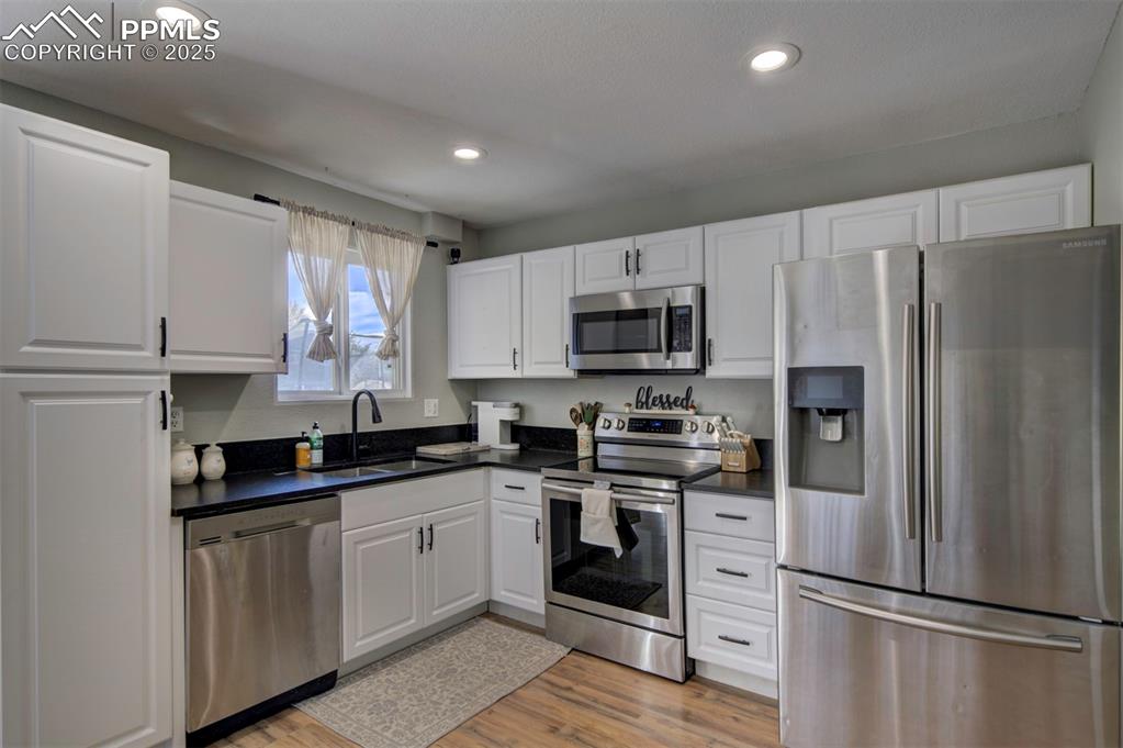 Image 11 of 34: Kitchen