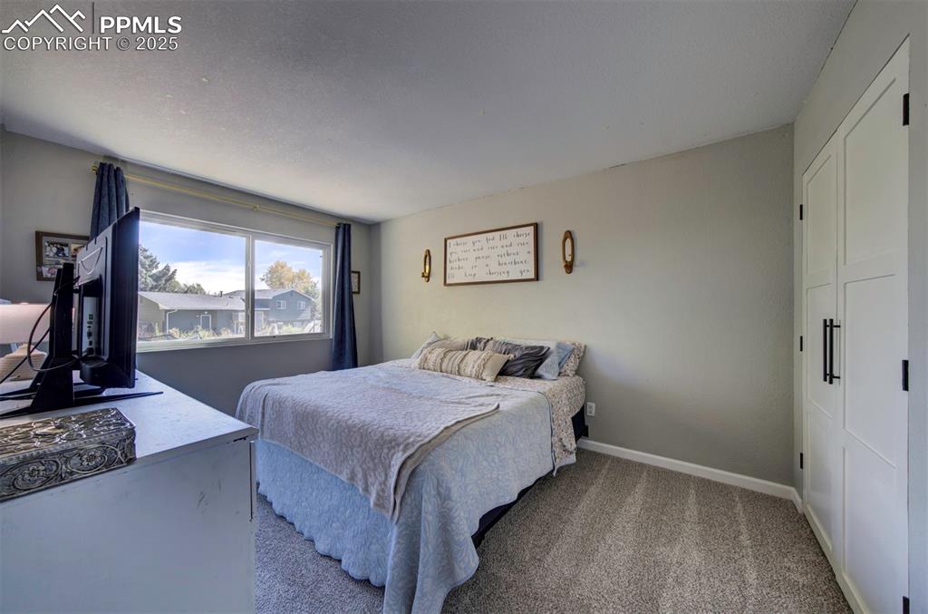 Image 16 of 34: Bedroom