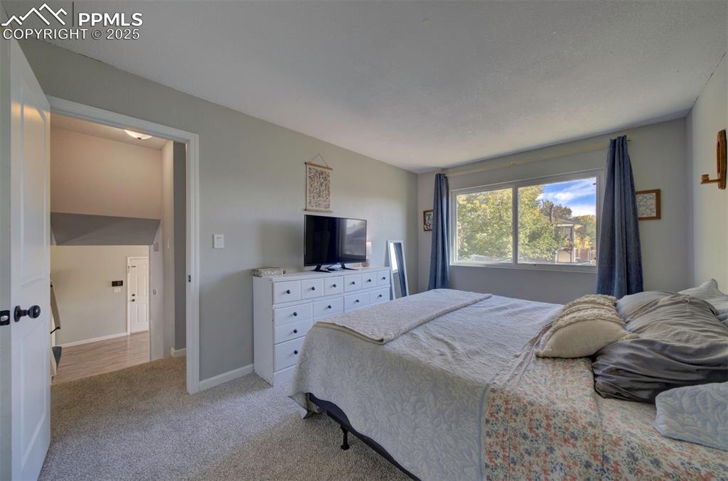 Image 17 of 34: Bedroom