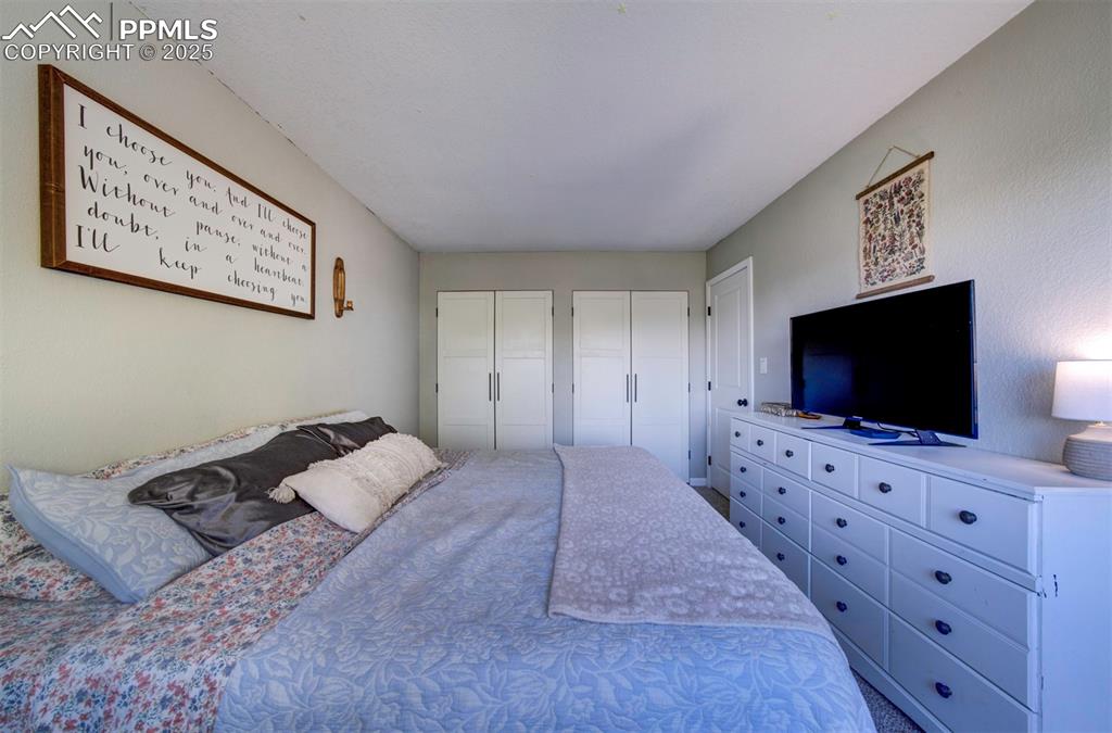 Image 20 of 34: Bedroom