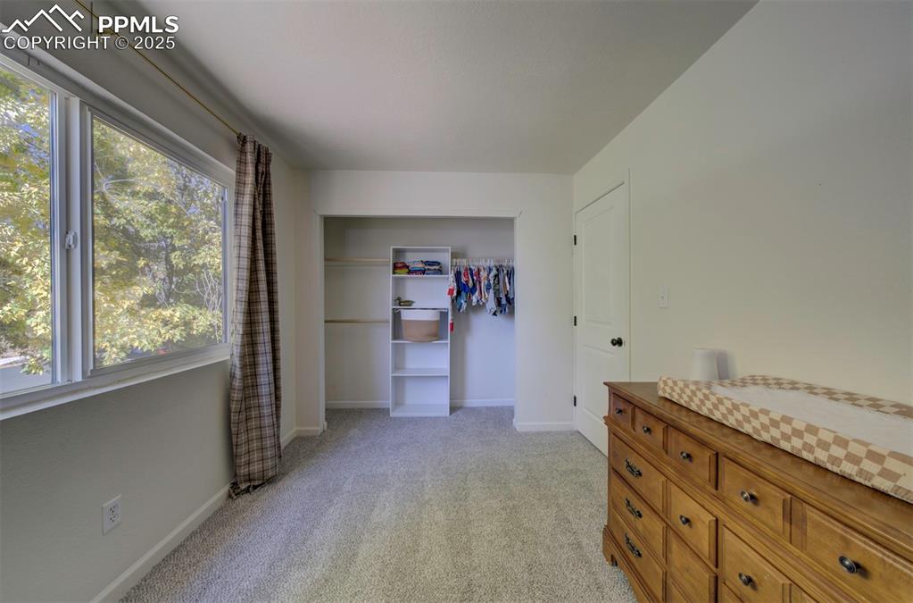 Image 22 of 34: Bedroom