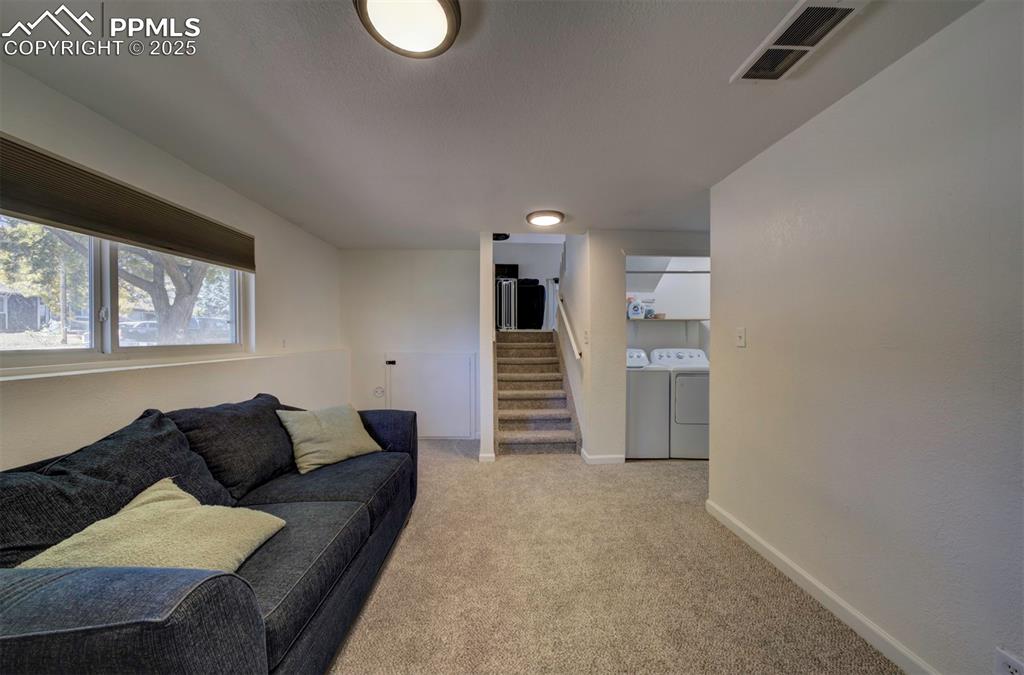 Image 29 of 34: Family Room