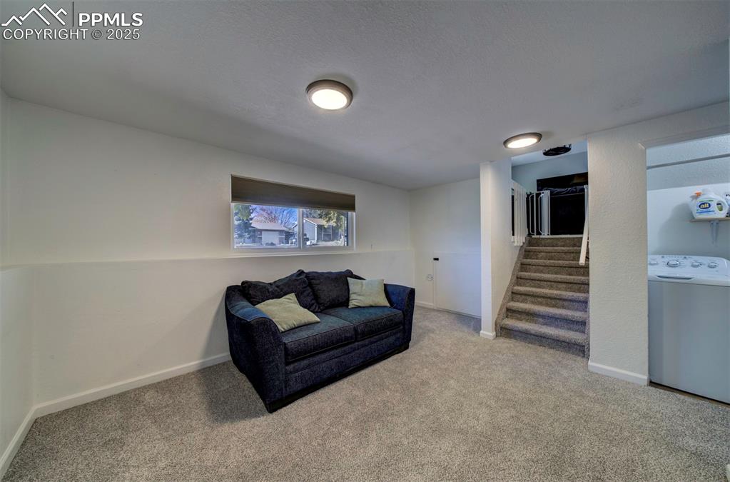 Image 30 of 34: Family Room