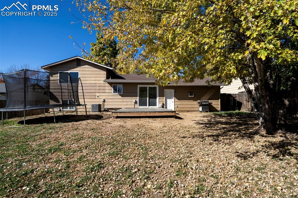 Image 31 of 34: Back of Structure