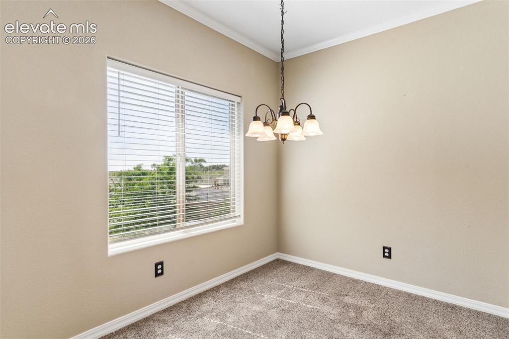 Image 15 of 31: Dining Area