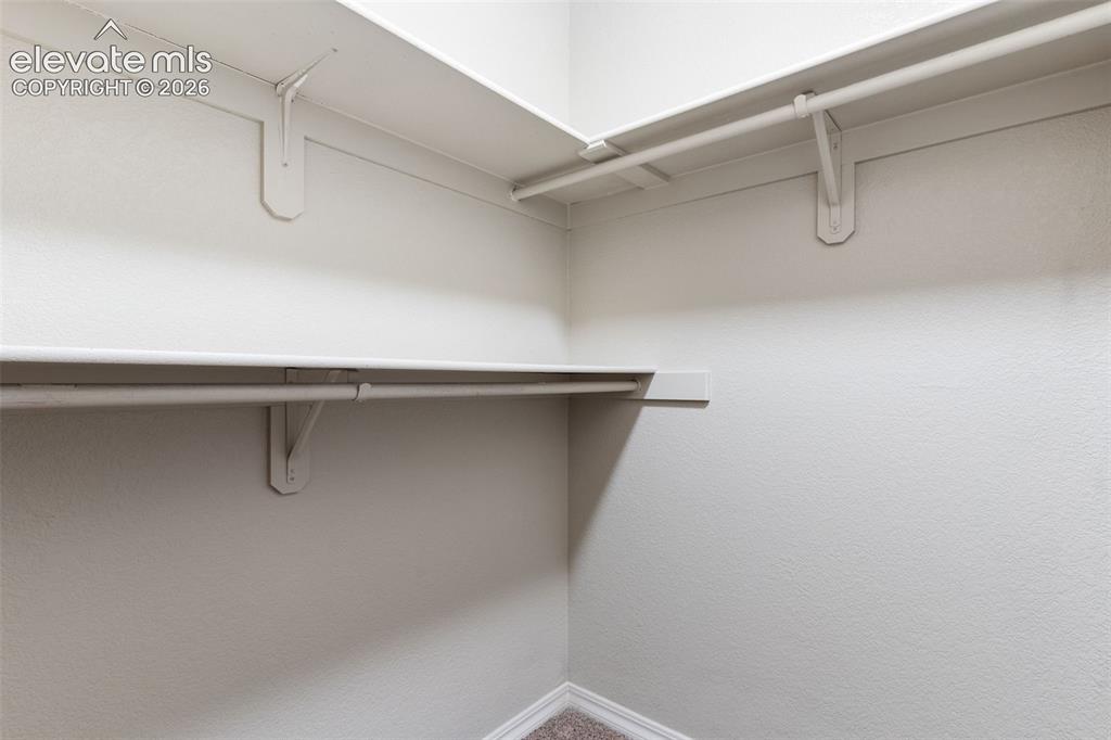 Image 19 of 31: Closet