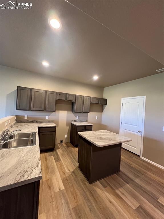 Image 6 of 31: Kitchen