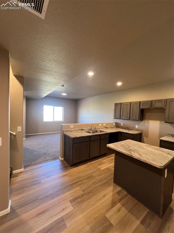 Image 8 of 31: Kitchen