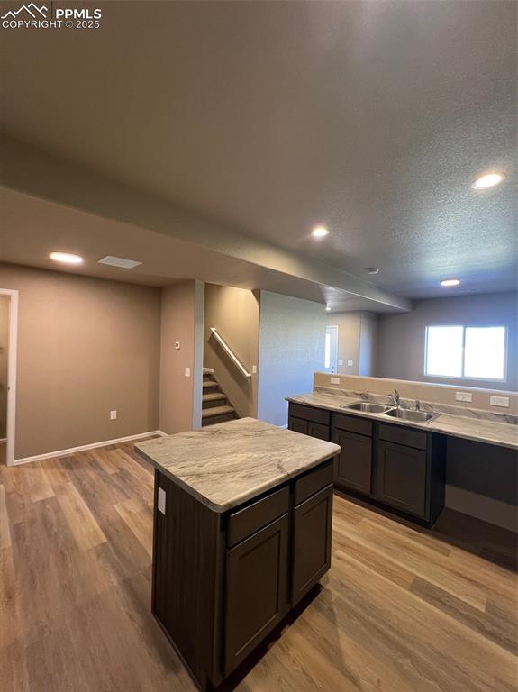 Image 9 of 31: Kitchen