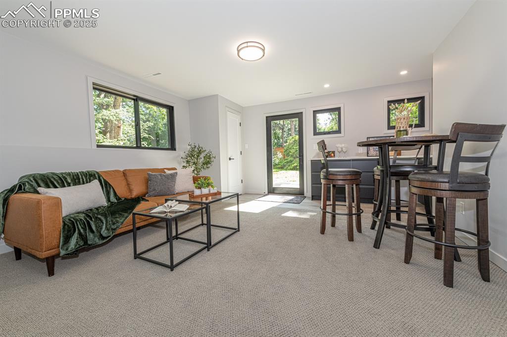 Image 38 of 50: Au Pair Suite living space