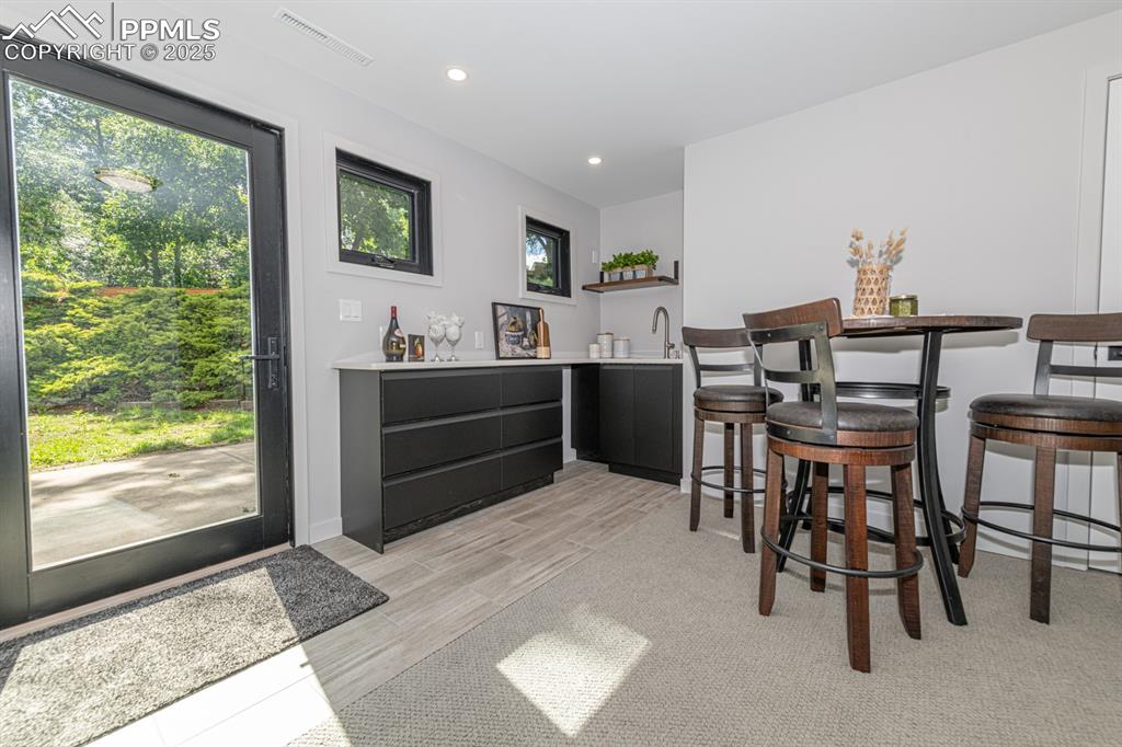 Image 40 of 50: Au Pair Suite living space