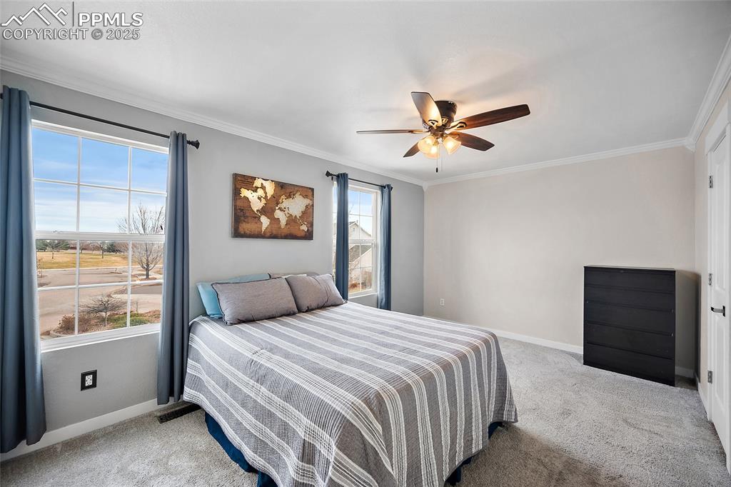 Image 17 of 36: Bedroom