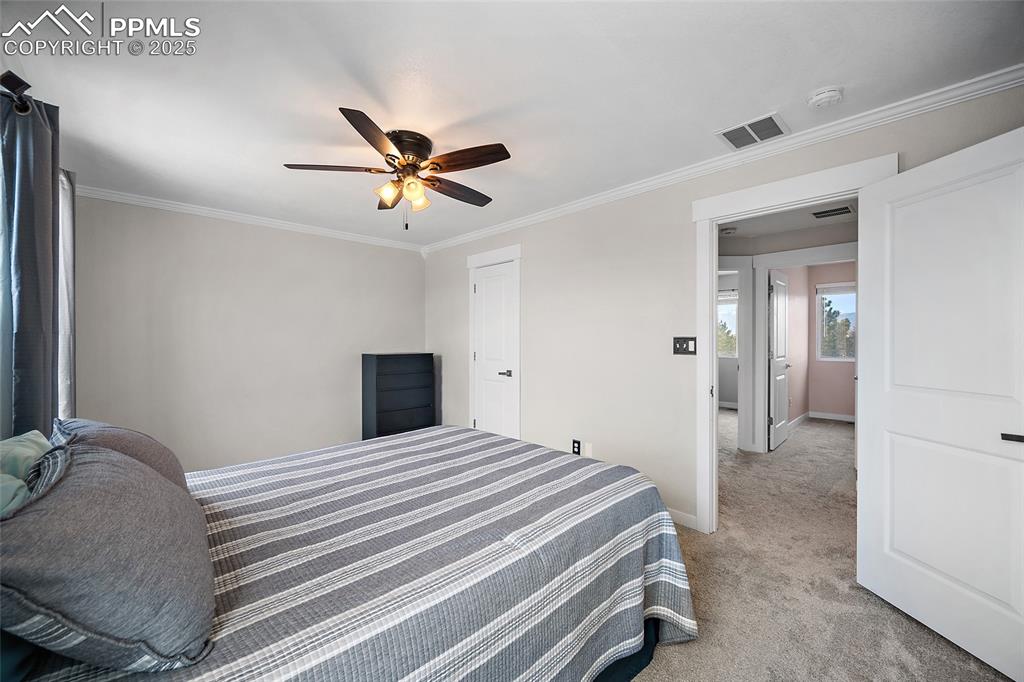 Image 18 of 36: Bedroom