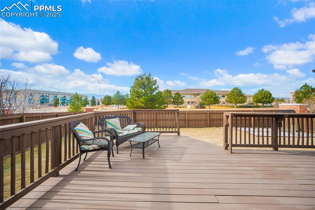 Image 29 of 36: Deck