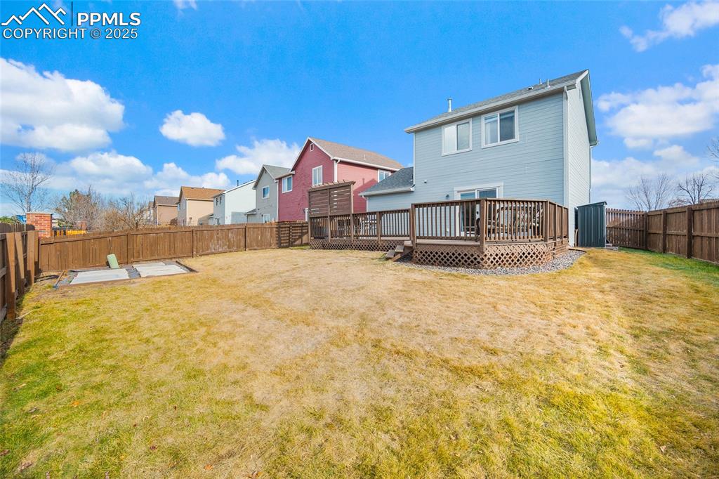 Image 30 of 36: Back of Structure