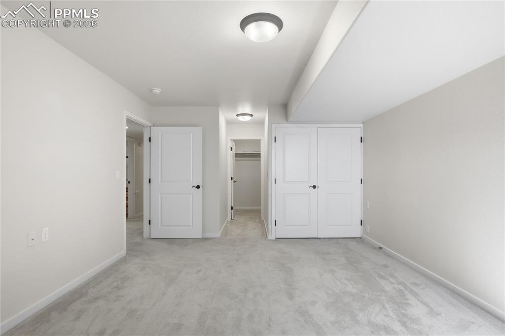 Image 16 of 20: Bedroom