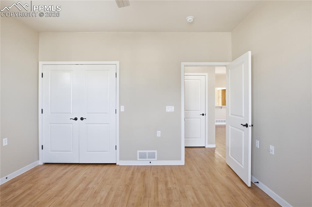 Image 8 of 20: Bedroom