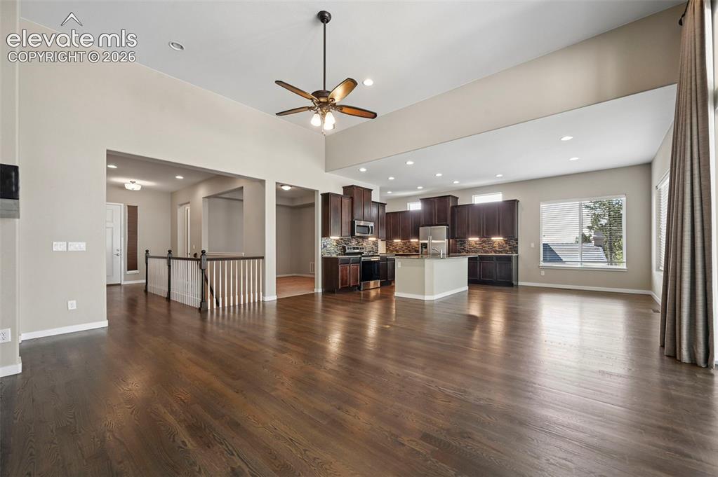 Image 19 of 49: Living Room