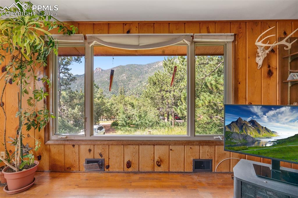 Image 6 of 50: Unobstructed view of mountain range