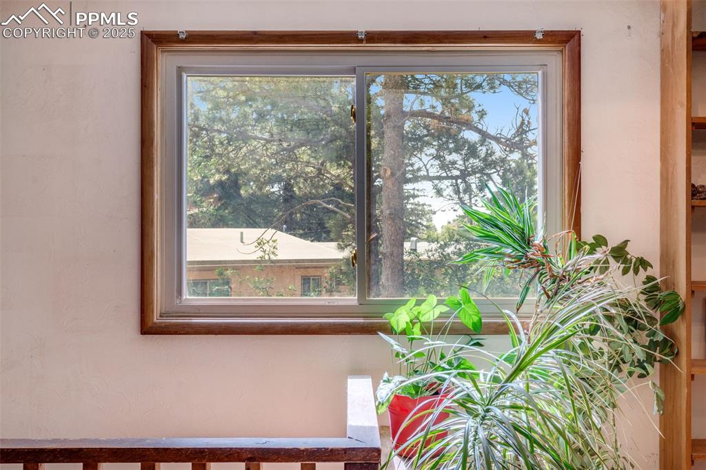 Image 9 of 50: Detailed view
