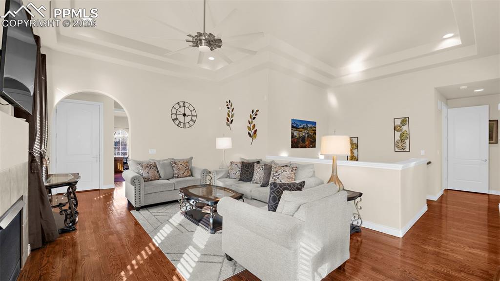 Image 10 of 40: Living Room