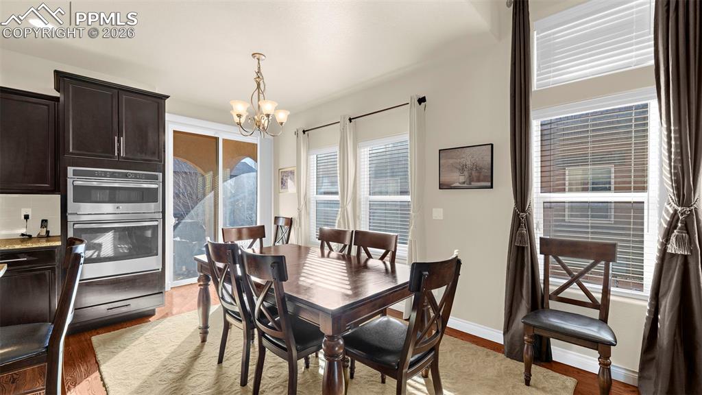 Image 13 of 40: Dining Area