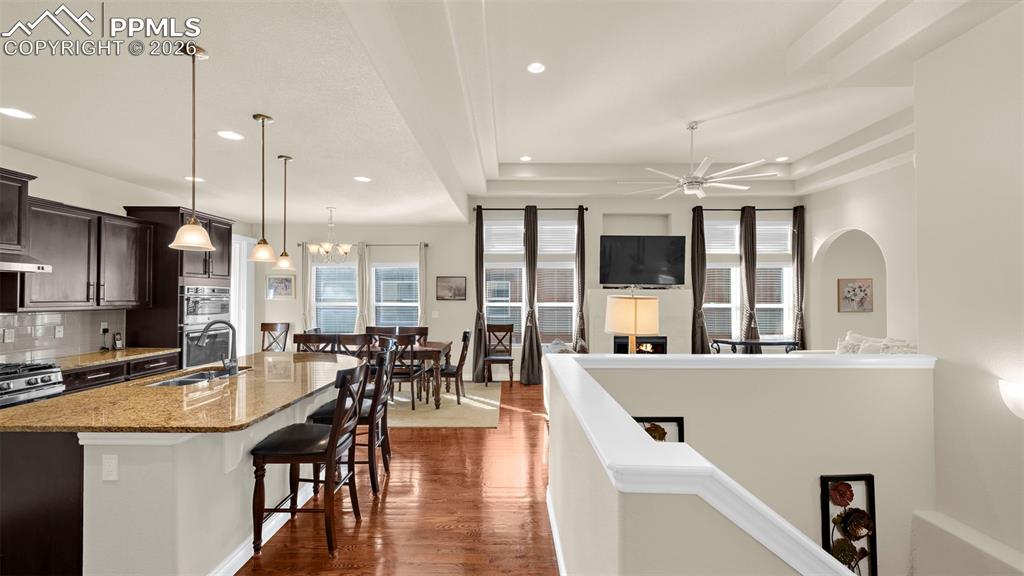 Image 17 of 40: Kitchen