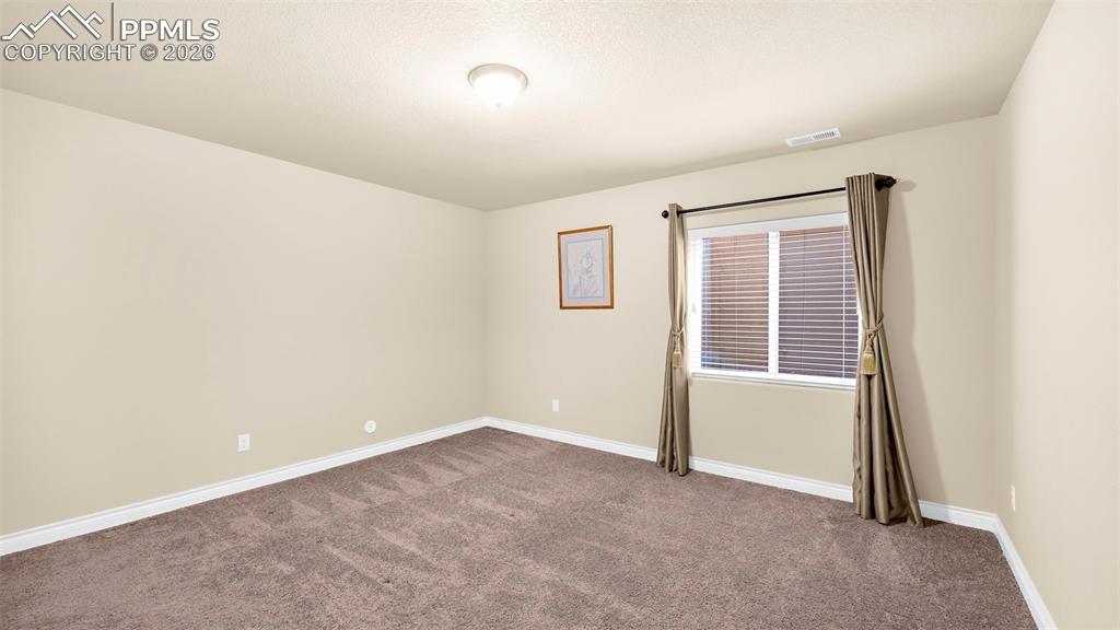 Image 29 of 40: Bedroom