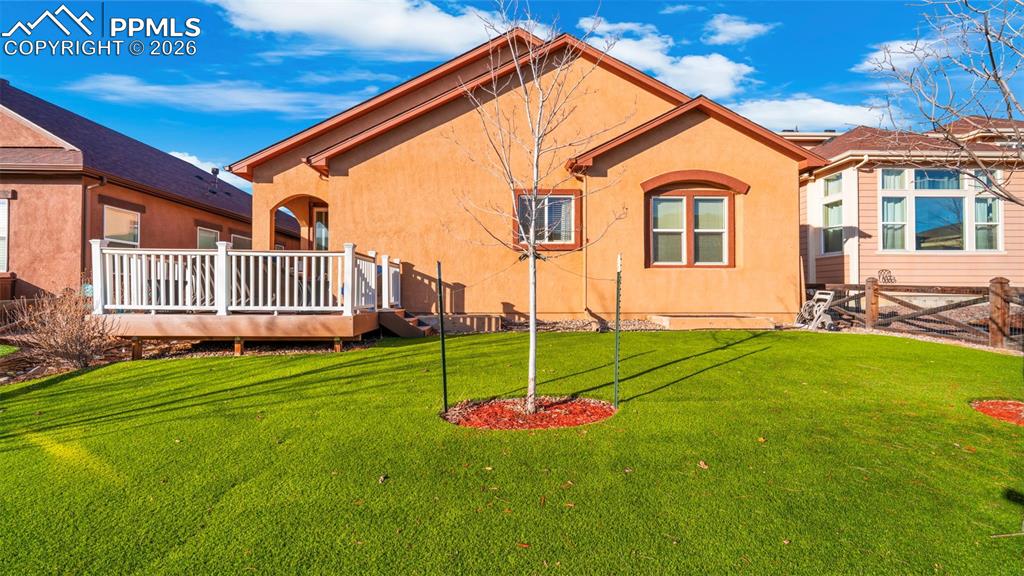 Image 33 of 40: Back of Structure