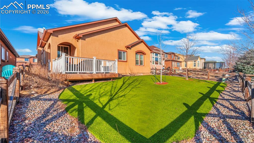 Image 34 of 40: Back of Structure