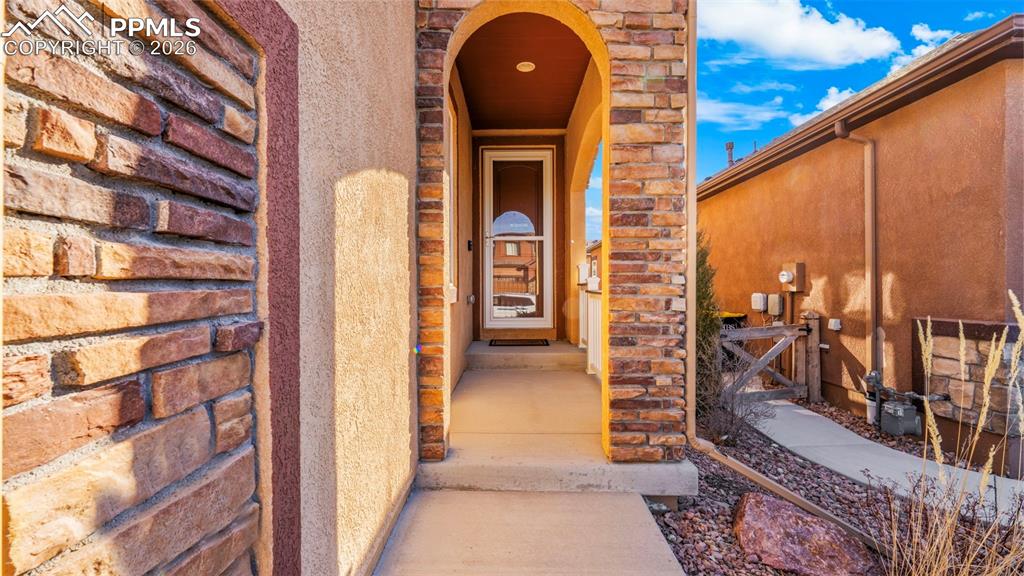 Image 6 of 40: Entry