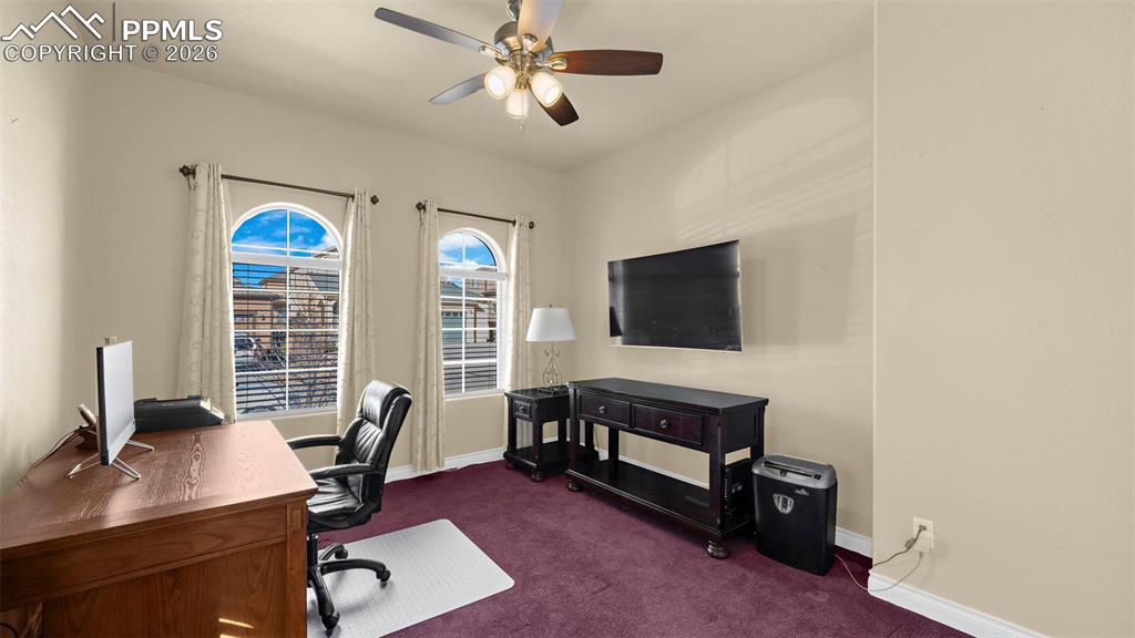 Image 7 of 40: Office