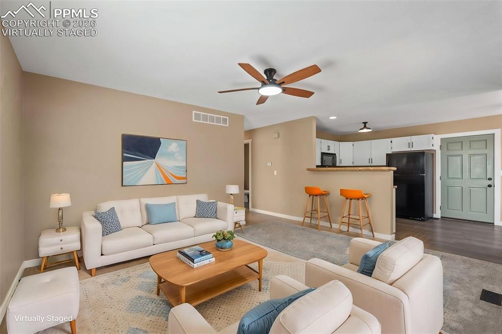 Image 2 of 28: Virtually Staged