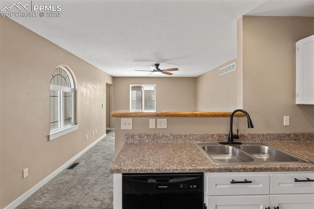 Image 8 of 28: Great Room