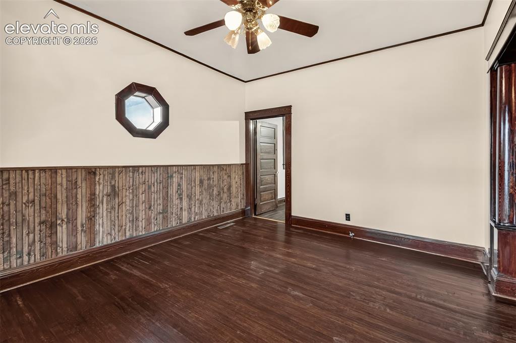 Image 9 of 45: Family Room