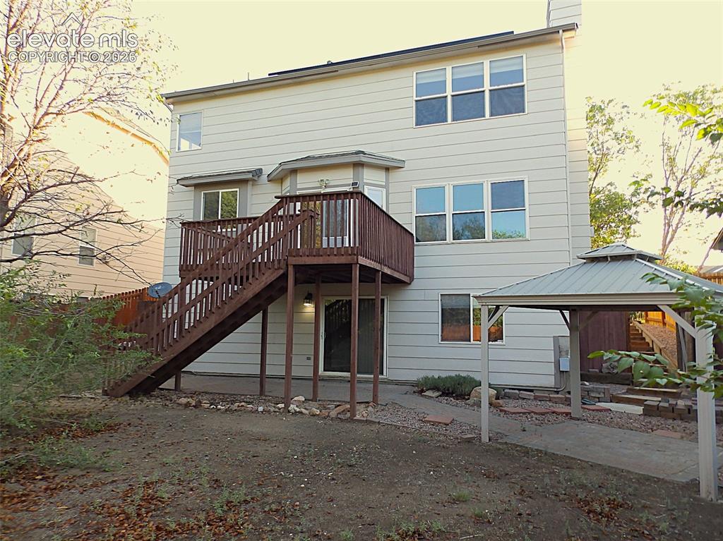Image 17 of 20: Back of Structure