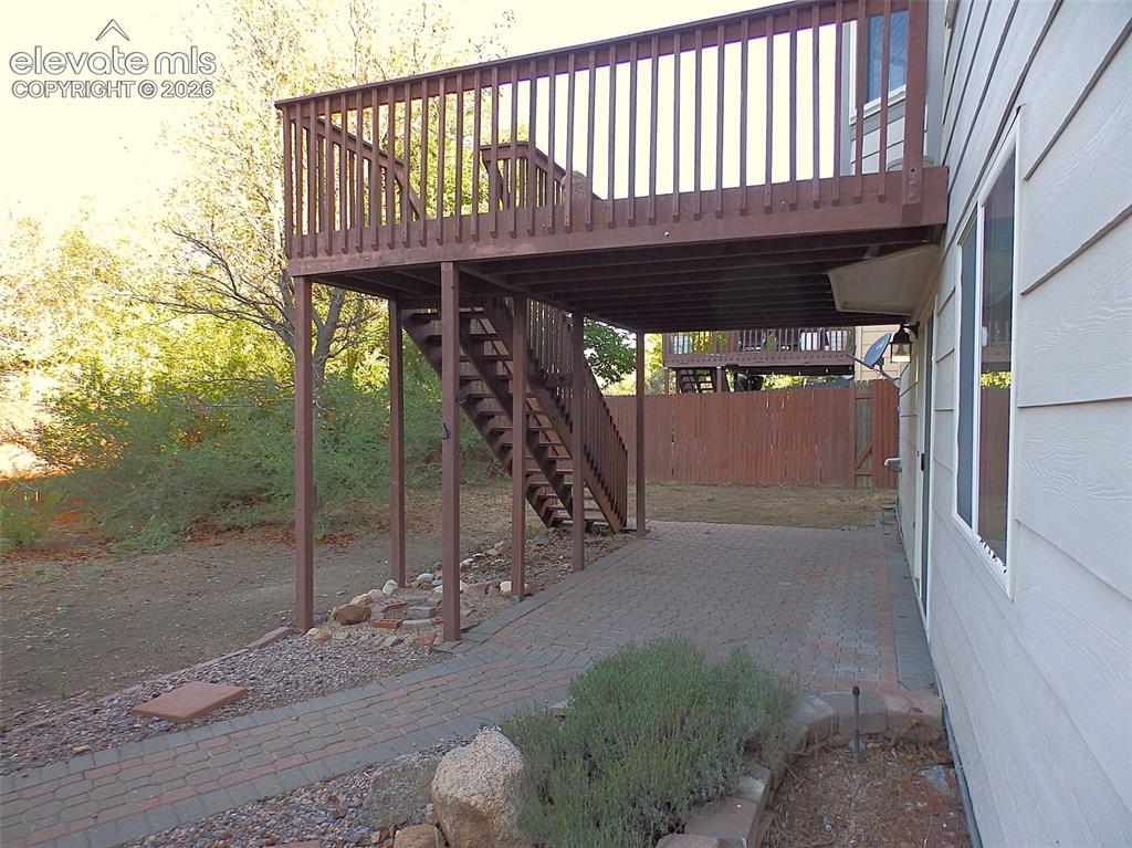 Image 18 of 20: Patio