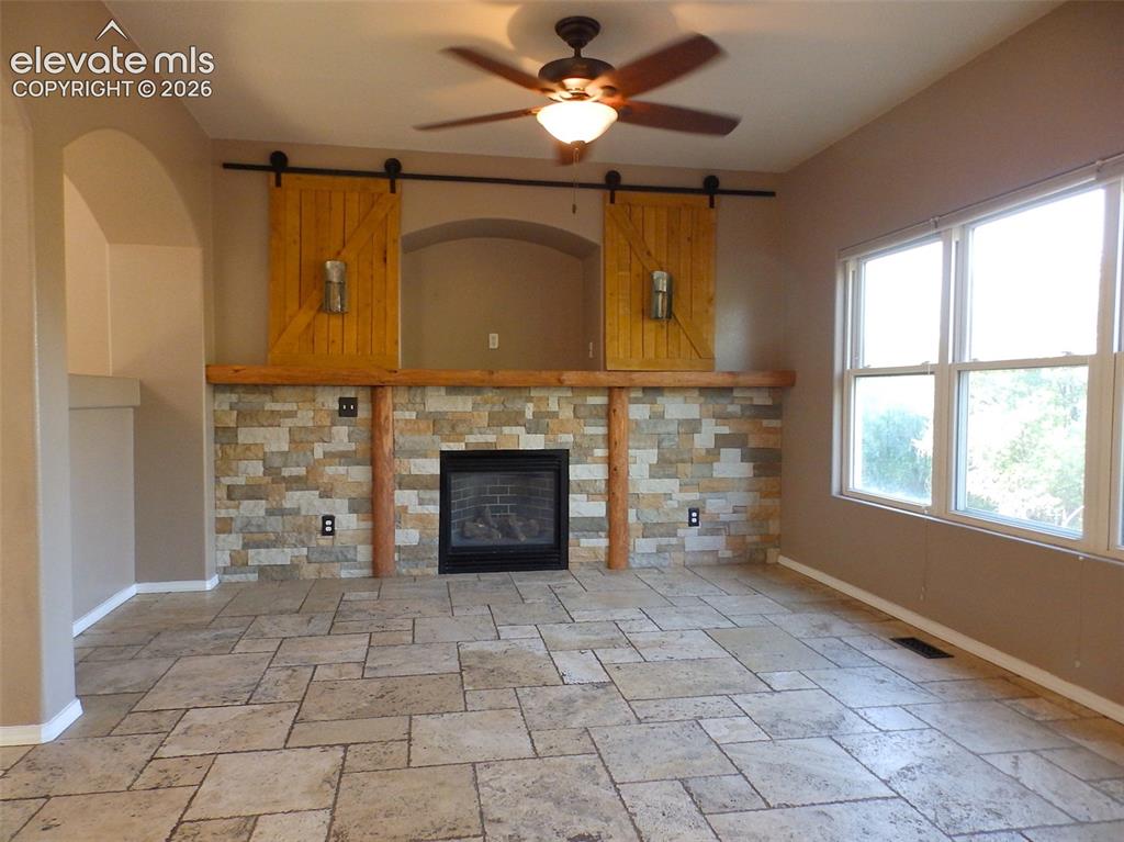 Image 3 of 20: Dining Room