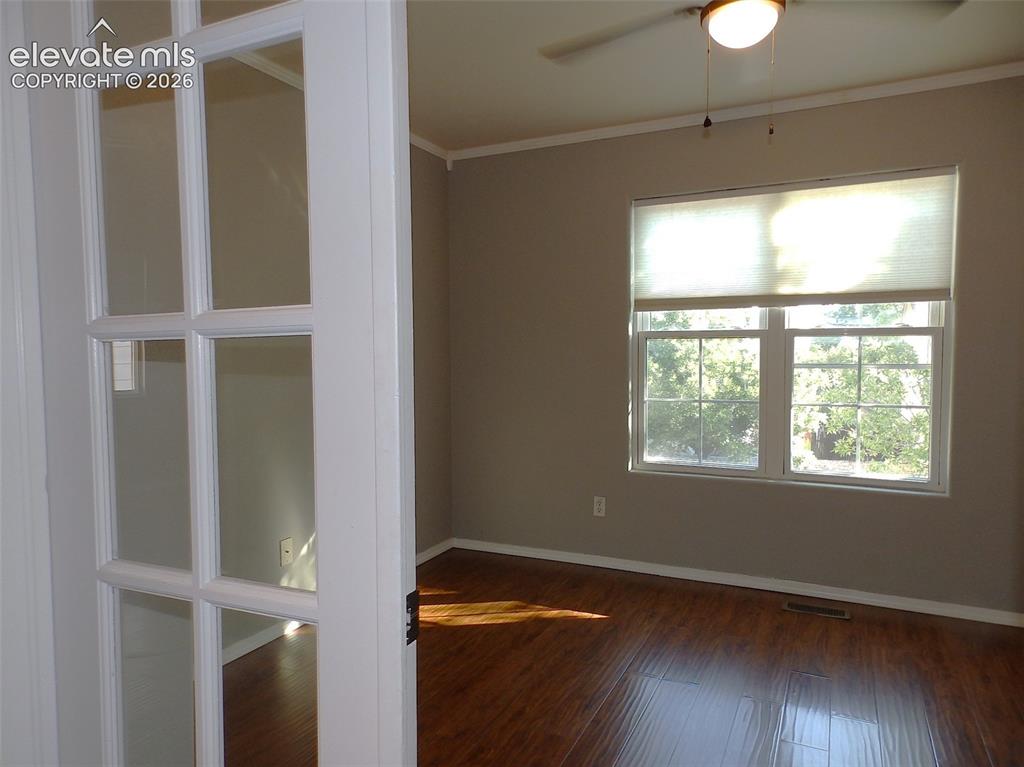Image 9 of 20: Office