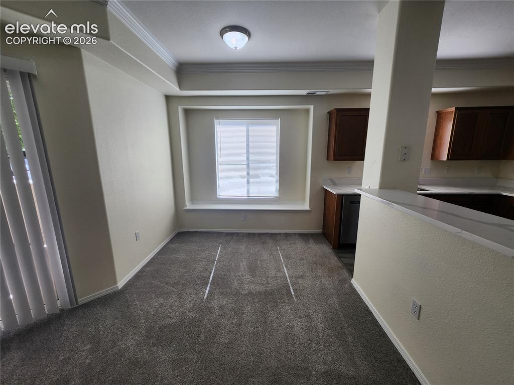 Image 26 of 28: Dining Area