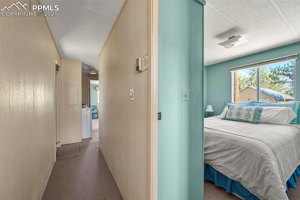 Image 19 of 32: Bedroom